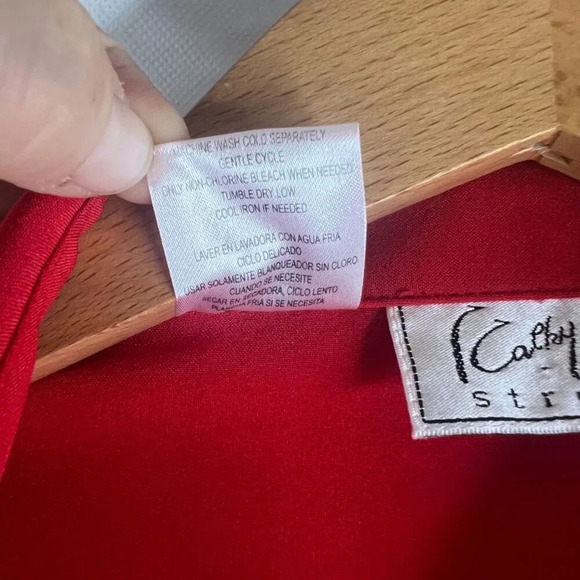 Kathy Che Stretch‎ Power Red 1/2 Sleeve Tab Button Front Blouse Sz 14 - Picture 8 of 9